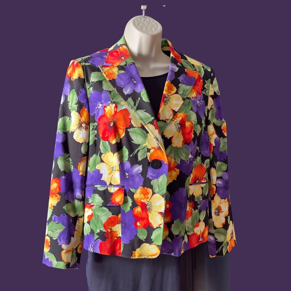 Cotton Floral spring jacket by Sandra. 12 petite.